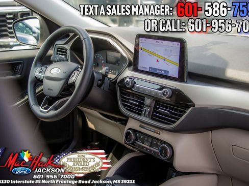 Certified 2022 Ford Escape SE w/ SE Sport Appearance Package AWD/4WD image 5