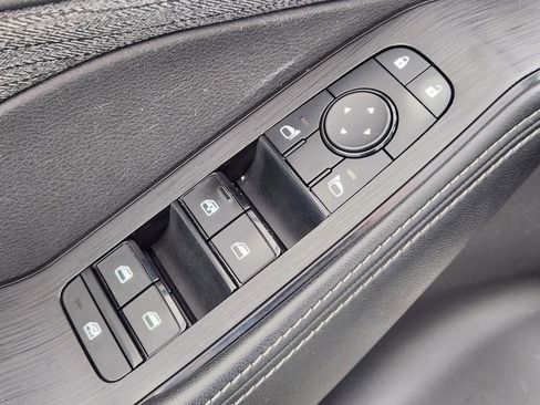 Used 2023 Nissan Rogue SV FWD image 17