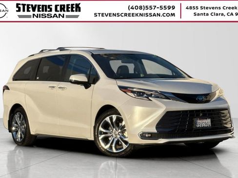 Used 2022 Toyota Sienna Platinum w/ Outdoor Package (TMS) image 1