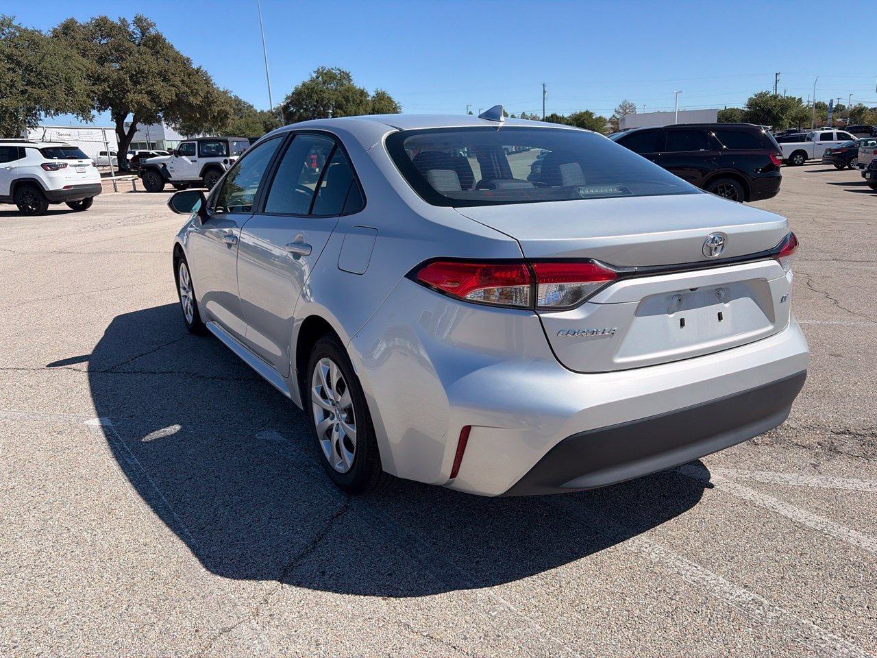 Used 2025 Toyota Corolla LE FWD image 7