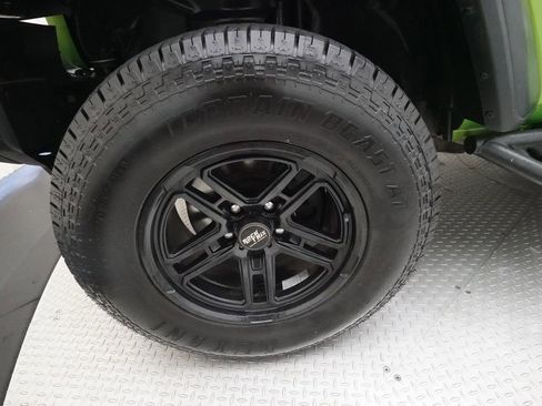 Used 2018 Jeep Wrangler Unlimited Sport S AWD/4WD image 26