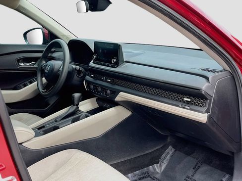 Used 2024 Honda Accord EX image 27