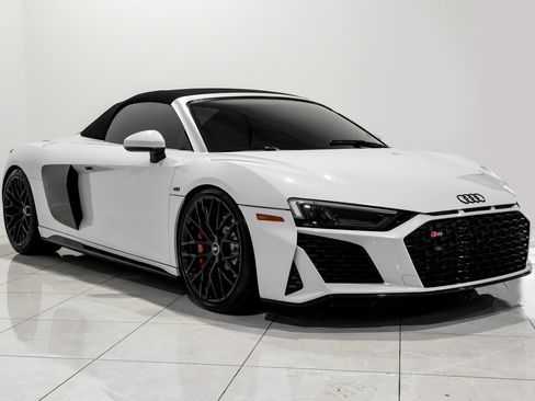 Used 2020 Audi R8 V10 w/ 20" Wheel Package image 6