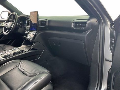 Used 2022 Ford Explorer ST w/ Equipment Group 401A AWD/4WD image 16