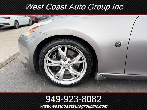 Used 2010 Nissan 370Z Touring w/ Sport Pkg image 22