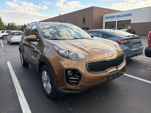 Used 2017 Kia Sportage LX w/ LX Popular Package image 4