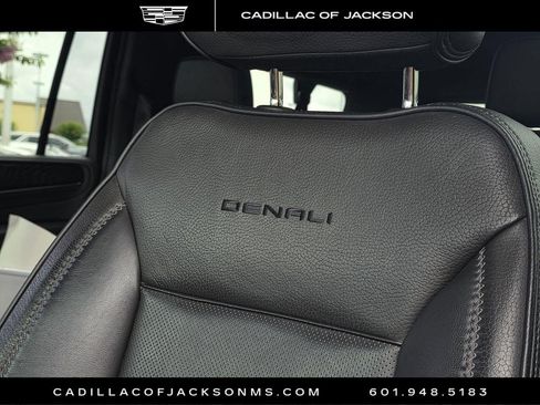 Used 2022 GMC Yukon XL Denali AWD/4WD image 20