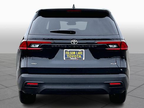 Used 2025 Toyota Grand Highlander AWD image 4