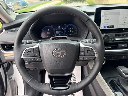 Used 2026 Toyota Grand Highlander AWD image 15