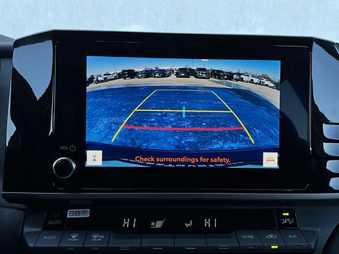 Used 2025 Toyota Camry LE image 30