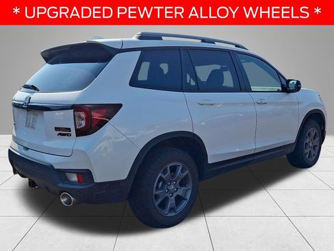 Used 2025 Honda Passport TrailSport image 4