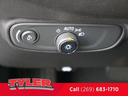 Used 2023 Chevrolet Equinox RS w/ RS Leather Package AWD/4WD image 22