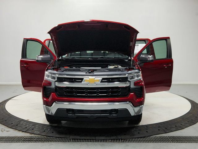 Used 2023 Chevrolet Silverado 1500 LT AWD/4WD image 11