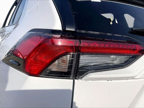 Used 2025 Toyota RAV4 XLE FWD image 28