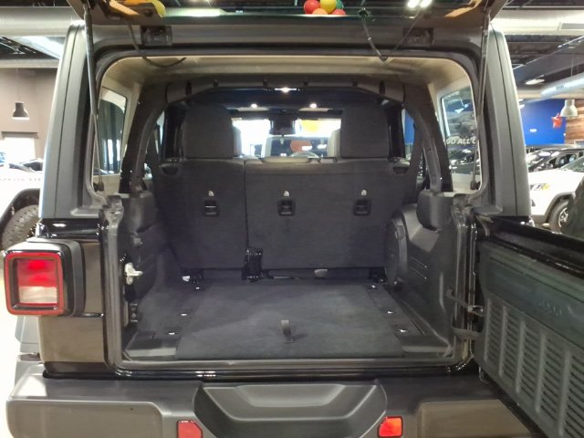 Used 2025 Jeep Wrangler Unlimited Sport AWD/4WD image 19