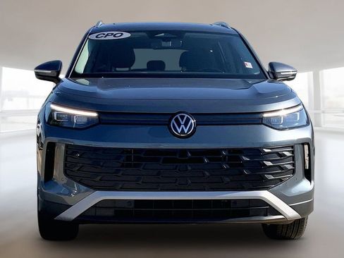 Used 2026 Volkswagen Tiguan SE AWD/4WD image 3