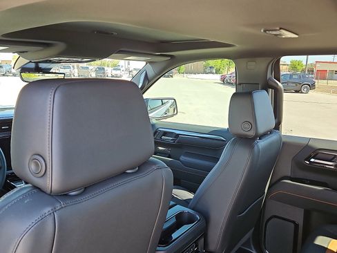 New 2026 GMC Sierra 1500 AT4 w/ Technology Package image 11