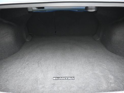 Used 2023 Hyundai Elantra Limited image 23