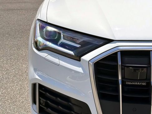 Used 2023 Audi Q7 2.0T Premium w/ Convenience Package AWD/4WD image 9