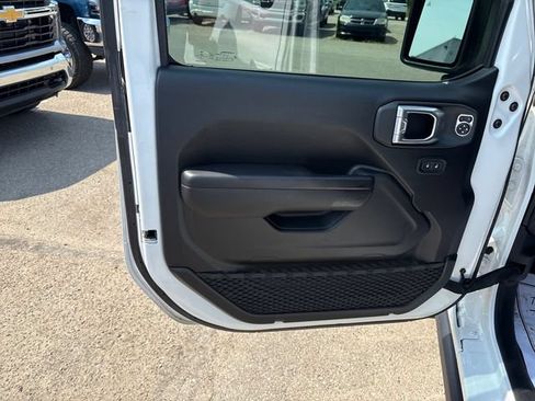 Used 2021 Jeep Wrangler Unlimited Rubicon w/ Safety Group AWD/4WD image 7