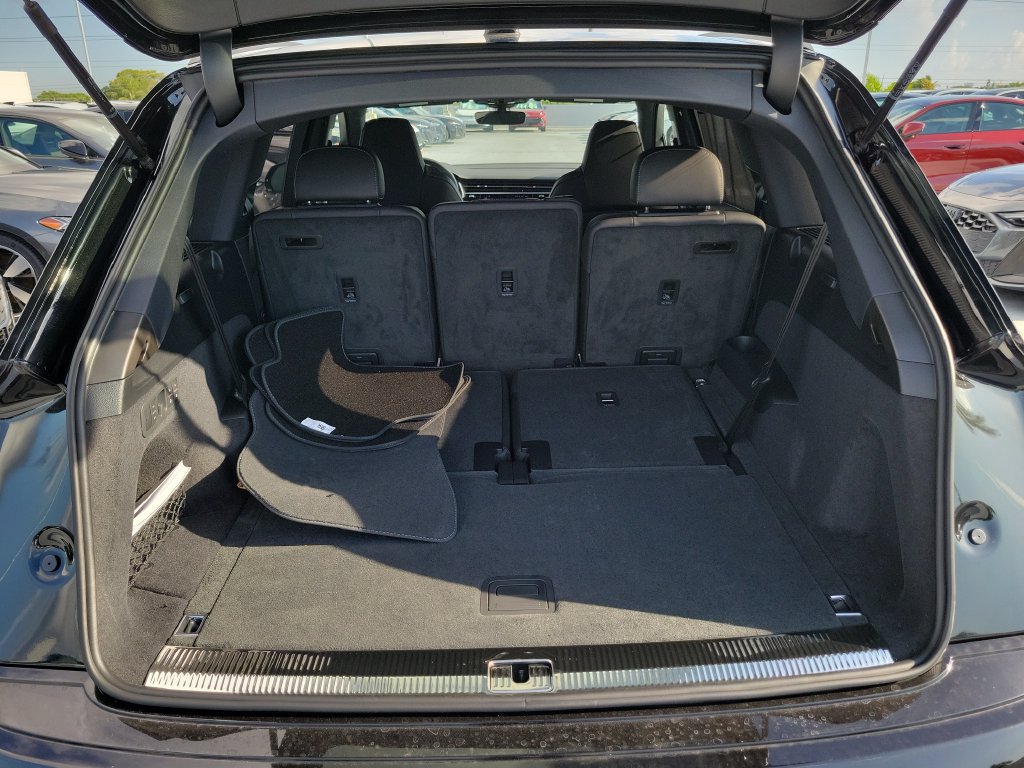 New 2026 Audi SQ7 Premium Plus AWD/4WD image 29