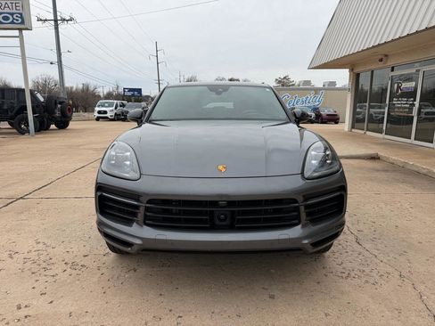 Used 2022 Porsche Cayenne Coupe image 2