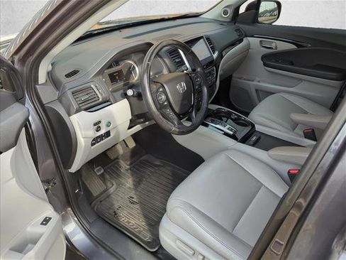 Used 2016 Honda Pilot Touring image 11