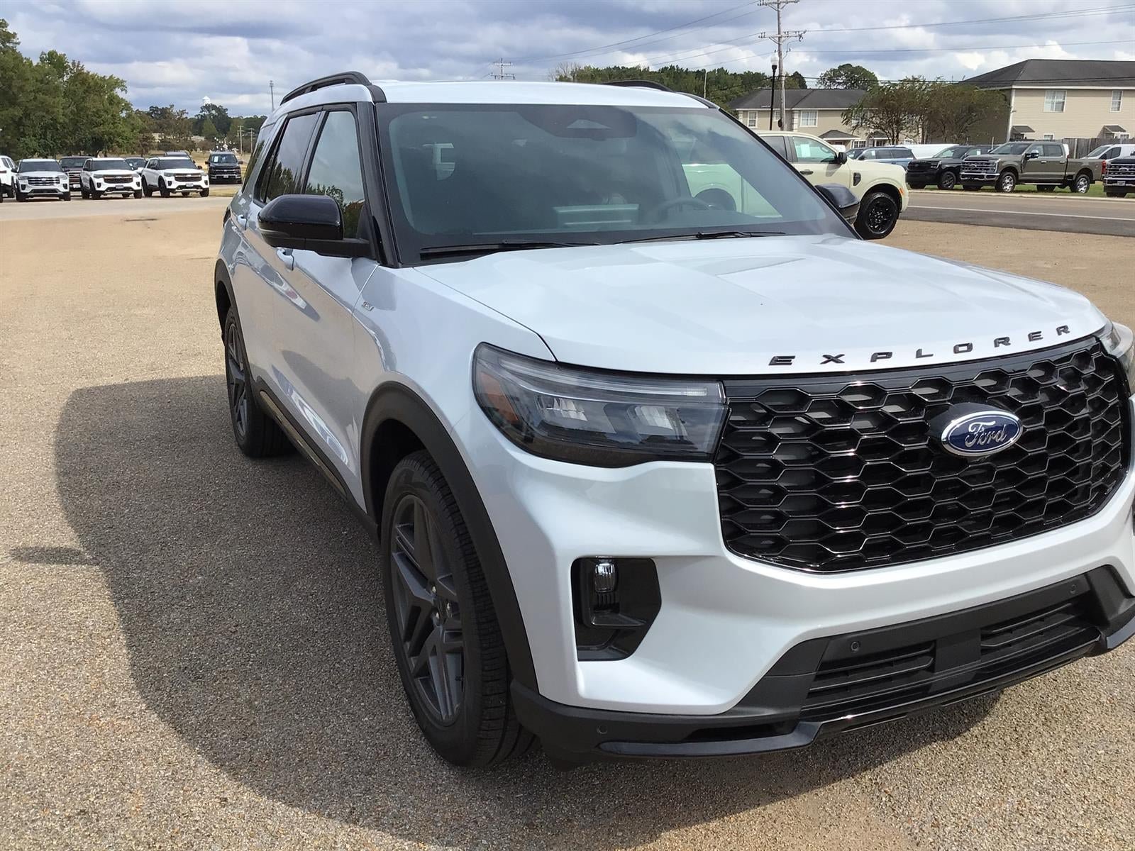 New 2026 Ford Explorer ST-Line w/ ST-Line Street Pack AWD/4WD image 8