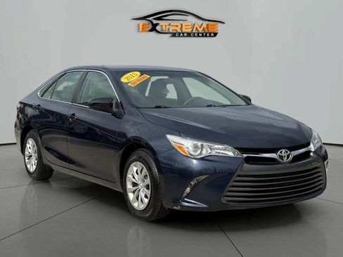 Used 2015 Toyota Camry LE FWD image 8
