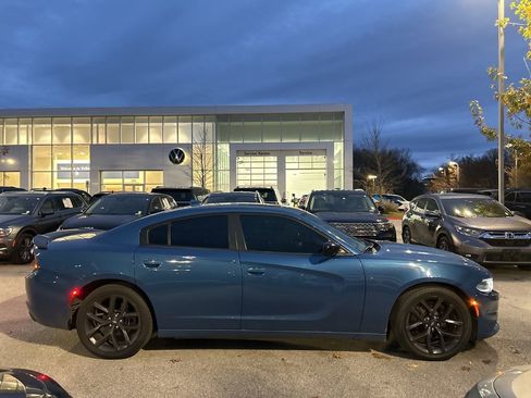 Used 2020 Dodge Charger SXT w/ Plus Group image 2