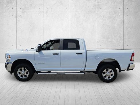 Used 2024 RAM 2500 Big Horn AWD/4WD image 4