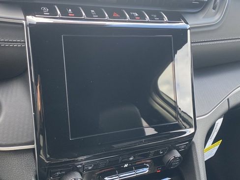 New 2025 Jeep Grand Cherokee Altitude image 20