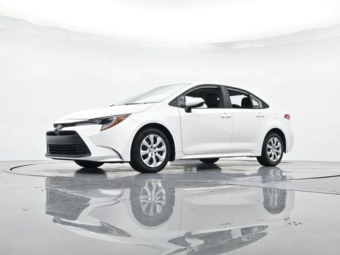 Used 2024 Toyota Corolla LE FWD image 36