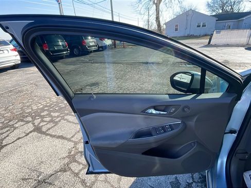 Used 2018 Chevrolet Cruze LS image 14