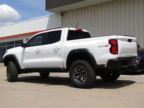 New 2026 Chevrolet Colorado ZR2 w/ Technology Package AWD/4WD image 10