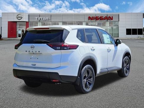 New 2026 Nissan Rogue SV w/ Cold Weather Package FWD image 4