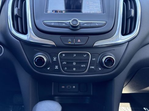 Used 2024 Chevrolet Equinox LT image 16