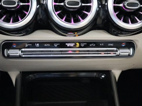 Certified 2025 Mercedes-Benz GLB 250 4MATIC image 24