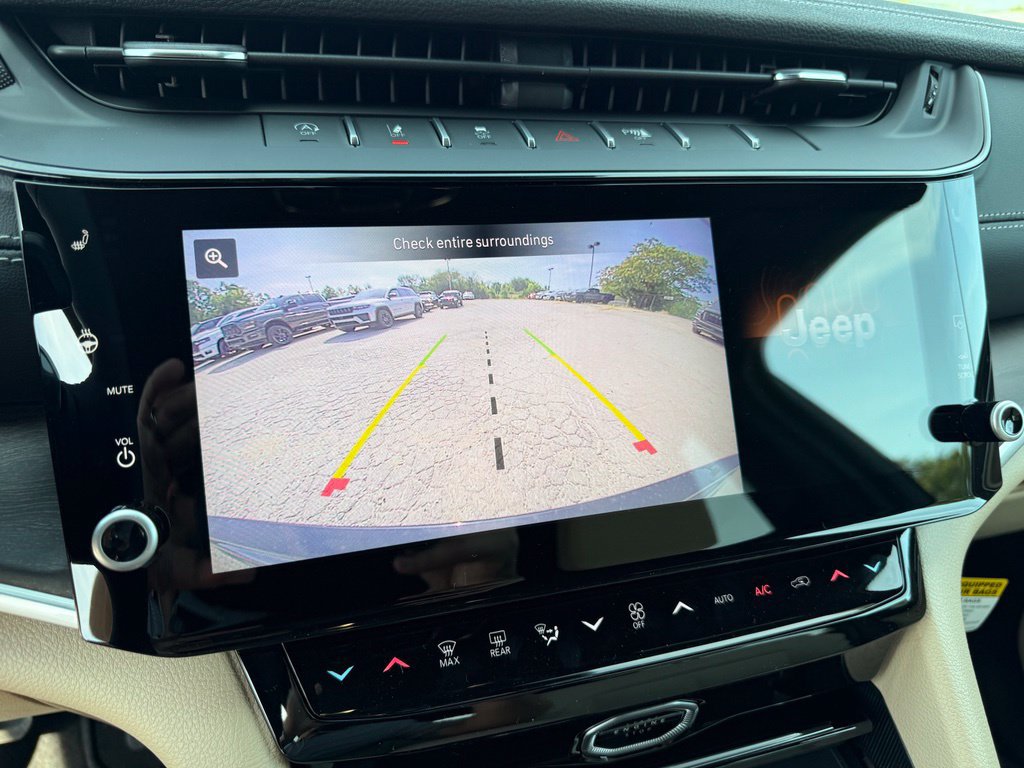 New 2027 Jeep Grand Cherokee Limited AWD/4WD image 19