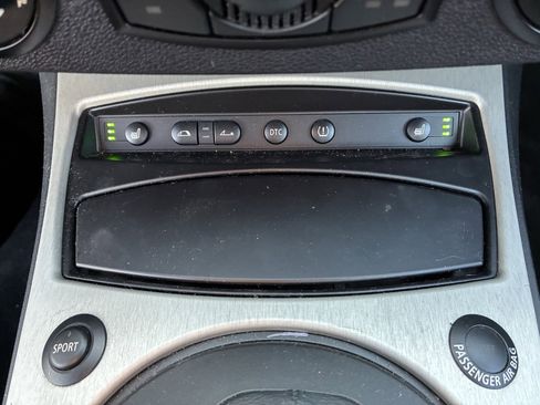 Used 2005 BMW Z4 2.5i image 6