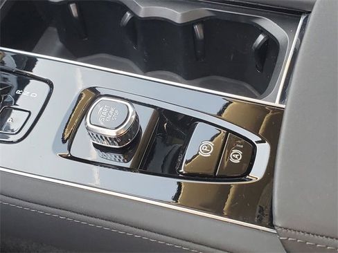 Used 2025 Volvo XC90 B6 Plus image 26