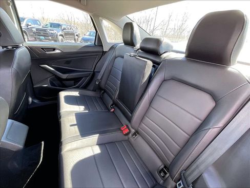 Used 2024 Volkswagen Jetta SE image 14