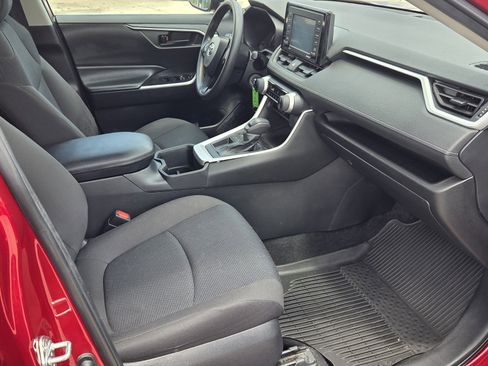Certified 2022 Toyota RAV4 LE FWD image 11