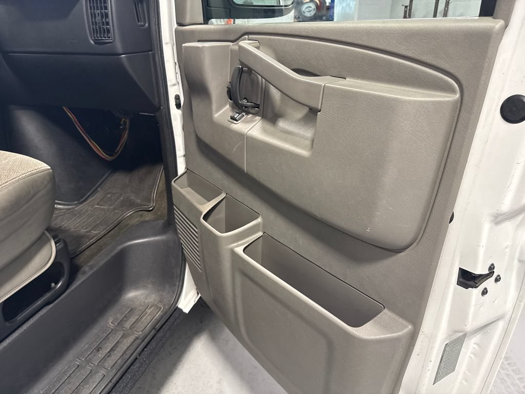 Used 2016 Chevrolet Express 2500 LT w/ LT Preferred Equipment Group RWD image 29