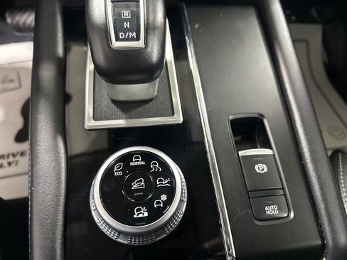 Used 2024 Mitsubishi Outlander AWD image 19