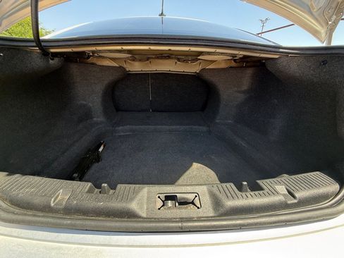 Used 2011 Ford Taurus SE FWD image 35