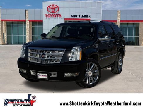 Used 2014 Cadillac Escalade Platinum RWD image 1