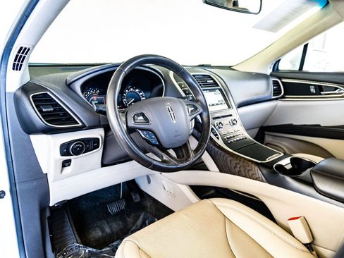 Used 2018 Lincoln MKX Reserve FWD image 16