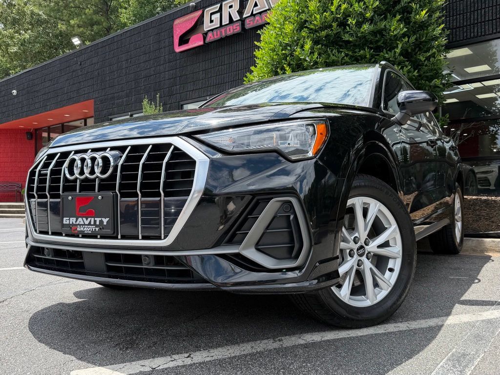 Used 2021 Audi Q3 2.0T Premium w/ Convenience Package AWD/4WD image 2