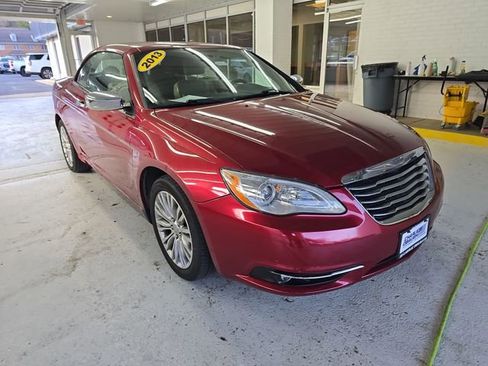Used 2013 Chrysler 200 Limited image 7